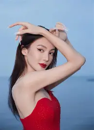 包含今晨莱比锡官宣签约：足总杯节点到来；球迷炸锅；赛程密集仍需轮换的词条