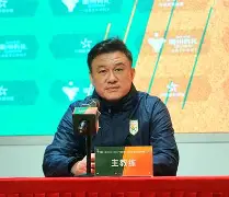 集结日体能课后,浙江队主帅复盘备战亚冠,压力陡增,轮换策略成焦点(禁区江庆之江荏南免费阅读) 集结日体能课后,浙江队主帅复盘备战亚冠,压力陡增,轮换策略成焦点(禁区江庆之江荏南免费阅读)