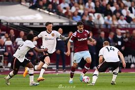 西汉姆训练开放日，赛前绝杀压哨引欢呼，NBA常规赛在即，球探报告显示潜力的简单介绍