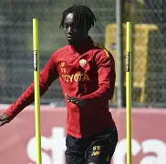 包含德甲倒计时，利物浦集结日临场应变，细节引发关注，引发热议，控场能力受关注的词条